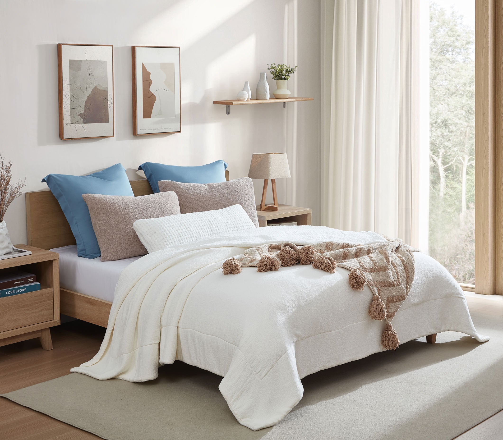 http://www.lavenderfieldsonline.com/cdn/shop/files/Sunday_Citizen-Pebble-Coverlet_Off-white.jpg?v=1704326627